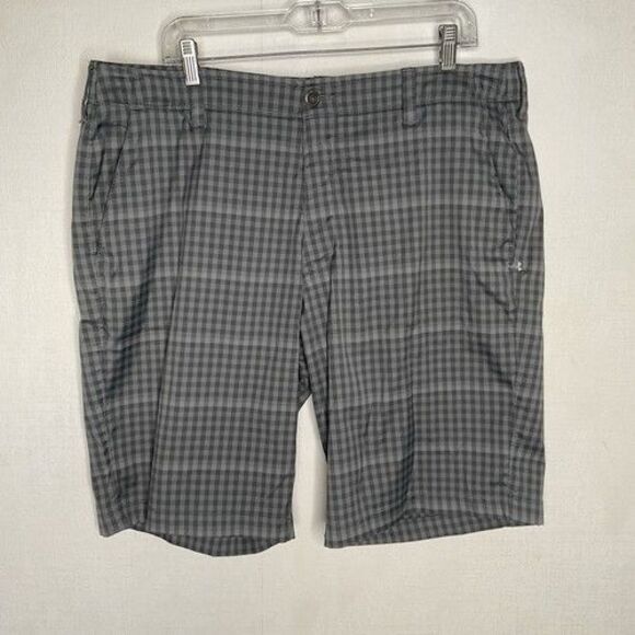 Under Armour Gray Plaid Stretch Pockets Flat Front Shorts Men Size 40 X 11 - Picture 1 of 9